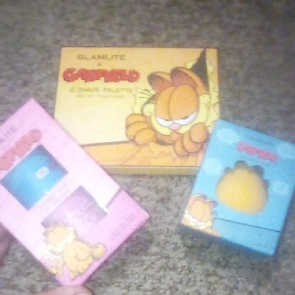 Glamlite x Garfield 4 PC Limited Edition Makeup Set